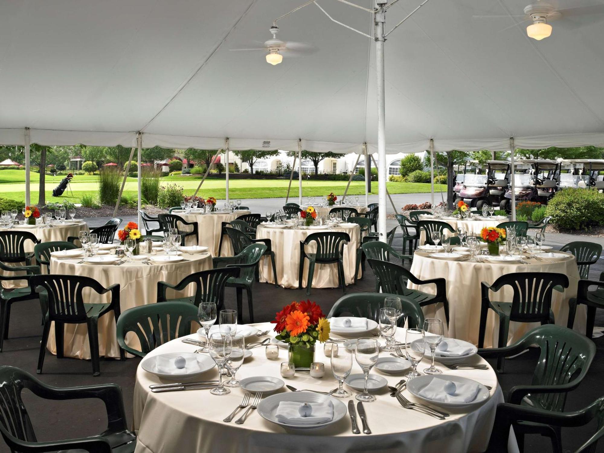 Hilton Chicago Oak Brook Hills Resort & Conference Center Екстериор снимка