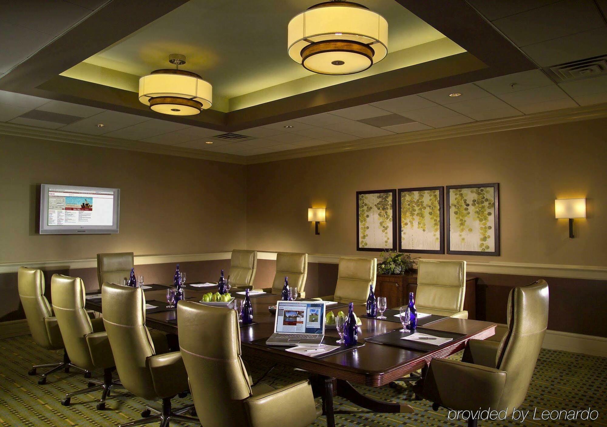 Hilton Chicago Oak Brook Hills Resort & Conference Center Екстериор снимка
